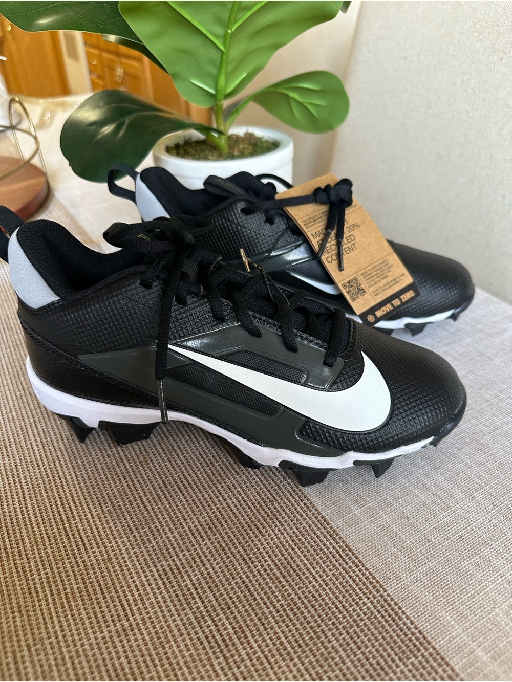 Nike Kids Black and White Cleat Sneakers Sz 3Y